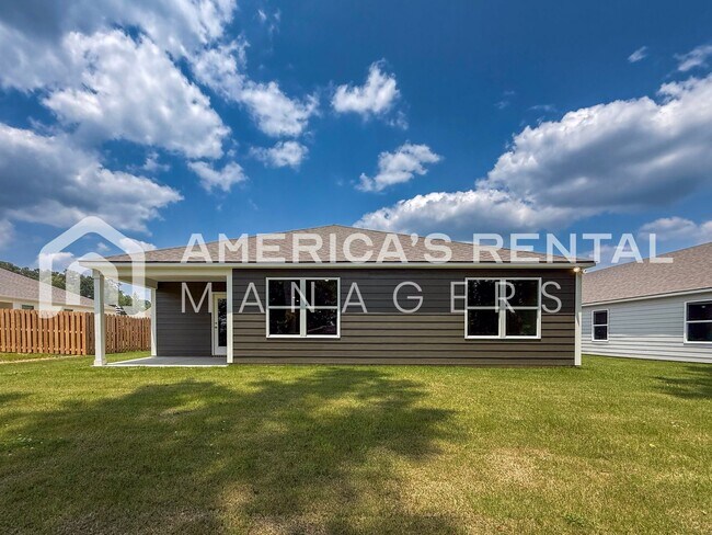Building Photo - Available to View Now! PRIVACY FENCE & BLINDS BEING INSTALLED!!
