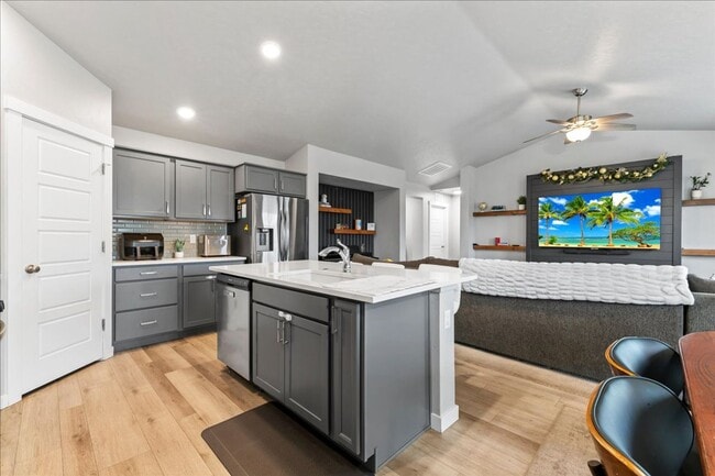 Building Photo - Single level 4bd/2ba/3 car garage Home in North Meridian