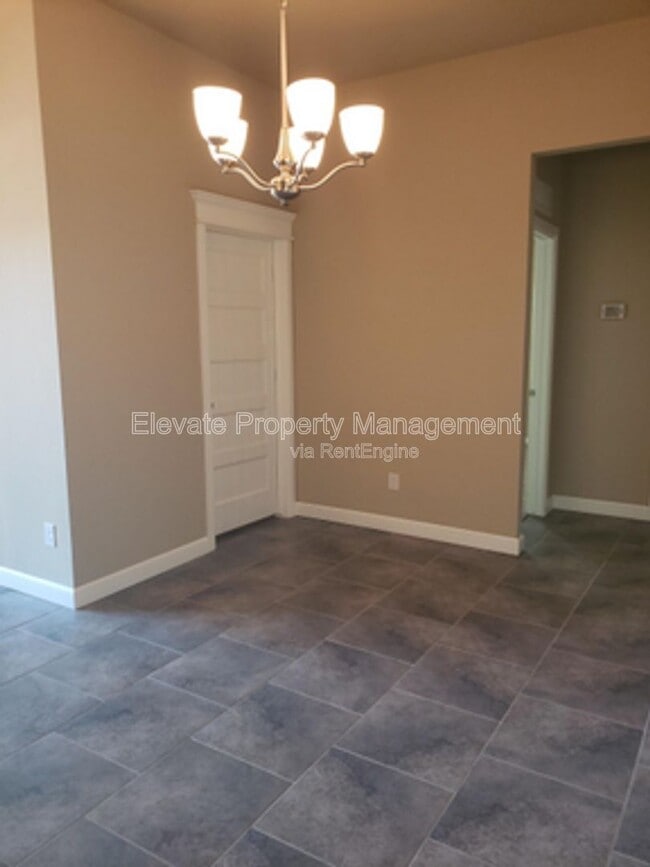 Building Photo - 2209 Ailsa Rd