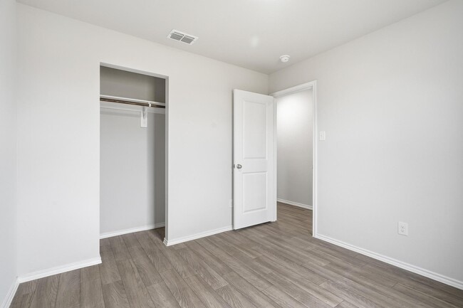 Building Photo - 226 Sage Brush Dr