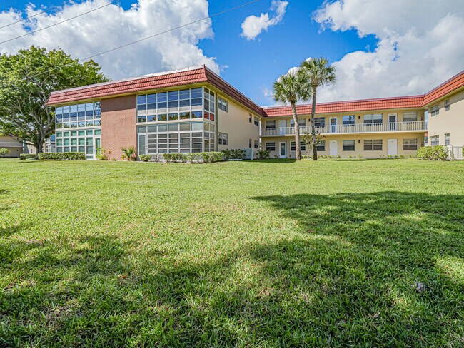 Building Photo - 110 Spring Lake Ct
