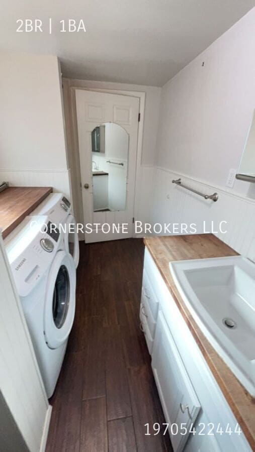 Building Photo - 128 Deuel St