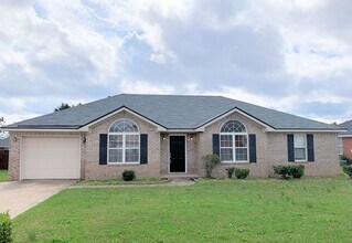 Building Photo - Close to Gate 6 Ft. Eisenhower.