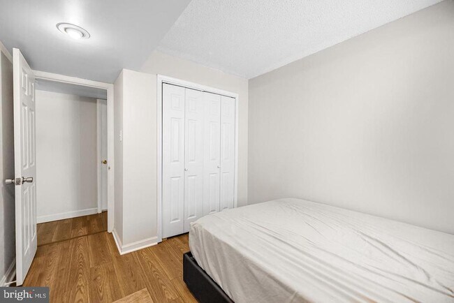 Building Photo - 3808 Laramie Pl