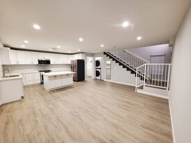 Building Photo - 1495 Allenford Ave