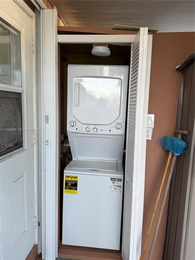 Building Photo - 12925 SW 22nd St