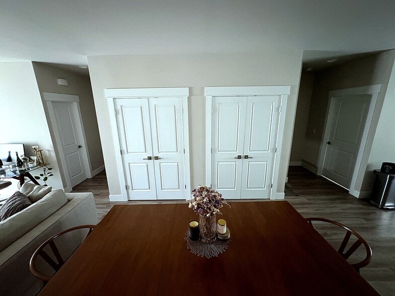 Building Photo - 2600 Racquet Ln