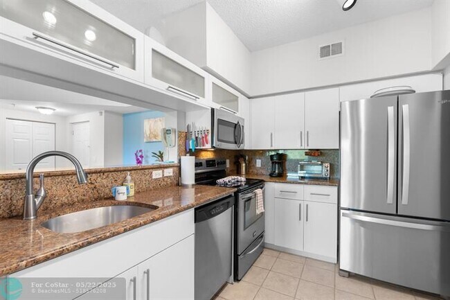 Building Photo - 2417 Tuscany Way
