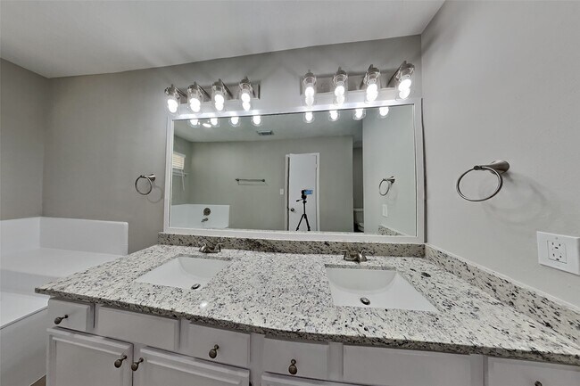 Building Photo - 19622 Westbridge Ln