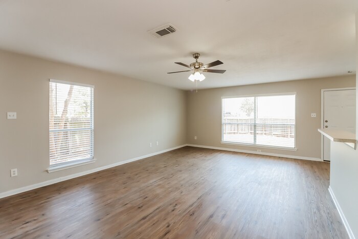 Building Photo - 6814 Strathmore Pl Ct