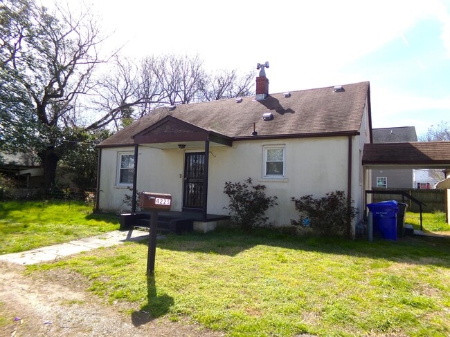 Building Photo - 4225 Hacienda St