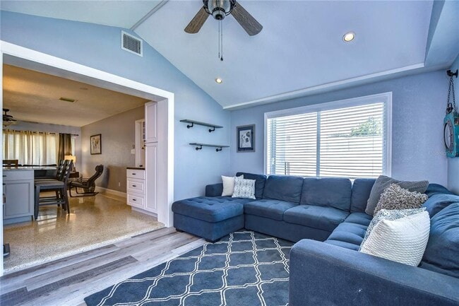 Building Photo - 5635 24th Ave N