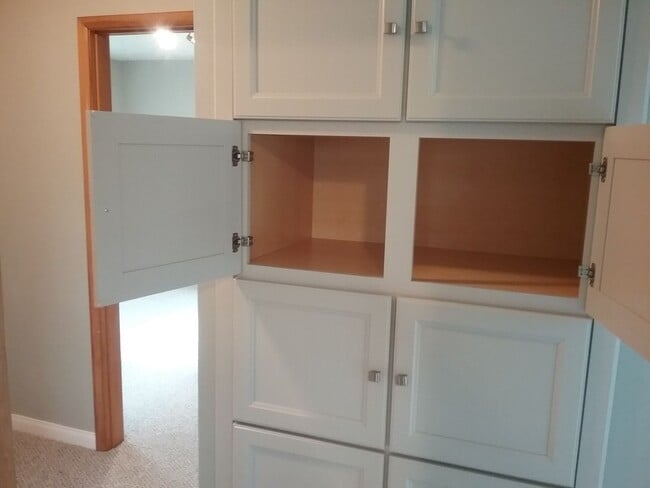 Building Photo - Updated Three Bedroom Home in Keizer