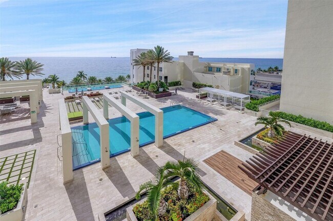 Building Photo - 101 S Fort Lauderdale Beach Blvd