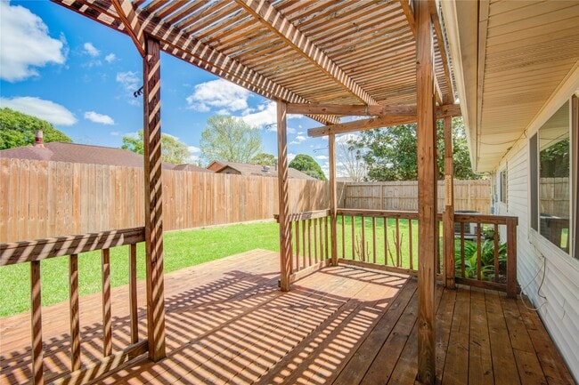 Building Photo - 16739 Selder Dr