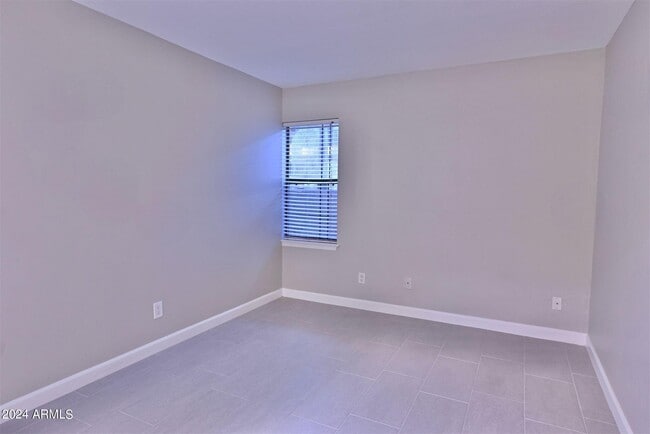 Building Photo - 5122 N 31st Way