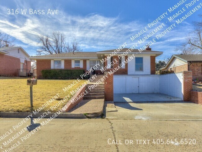 Building Photo - 316 W Bass Ave