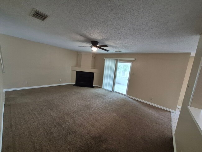 Building Photo - 8007 Chestnut Bluff Dr