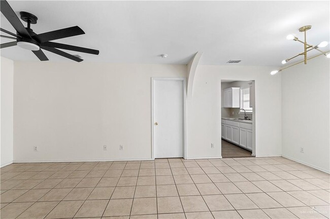 Building Photo - 17 Providence Ave