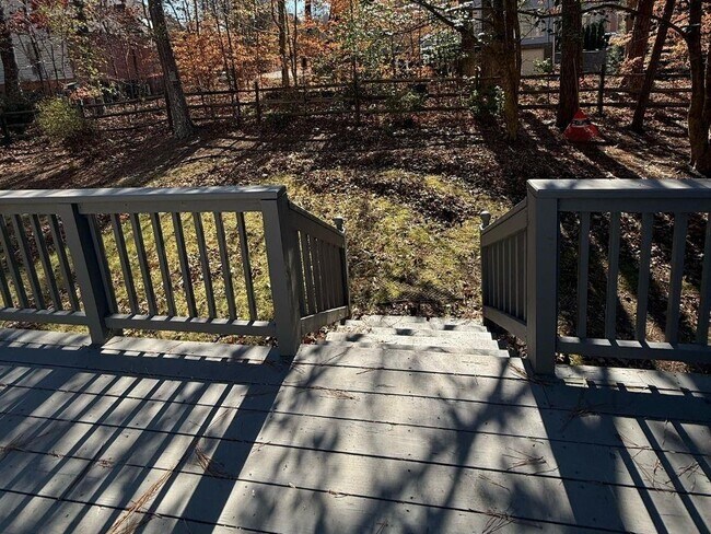 Building Photo - 1733 Ellenwood Dr NE