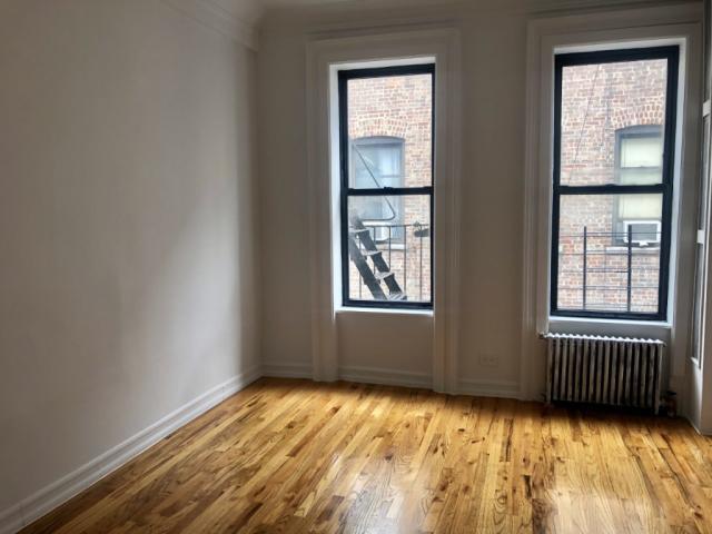 Building Photo - 3 bedroom in NEW YORK NY 10033