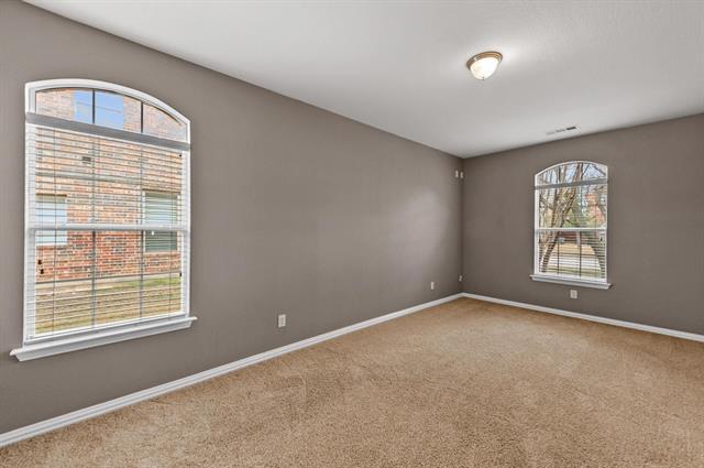 Building Photo - 2501 Lakewood Ct