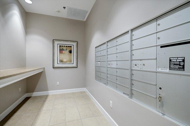 Building Photo - 2211 Briarglen Dr