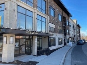 Building Photo - 2240 E Laney Ave