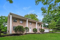 Building Photo - 7561 Tanglewood Ln