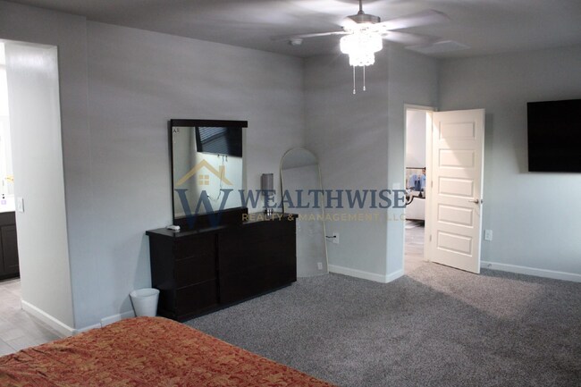 Building Photo - 8839 Baja Fairy Dr