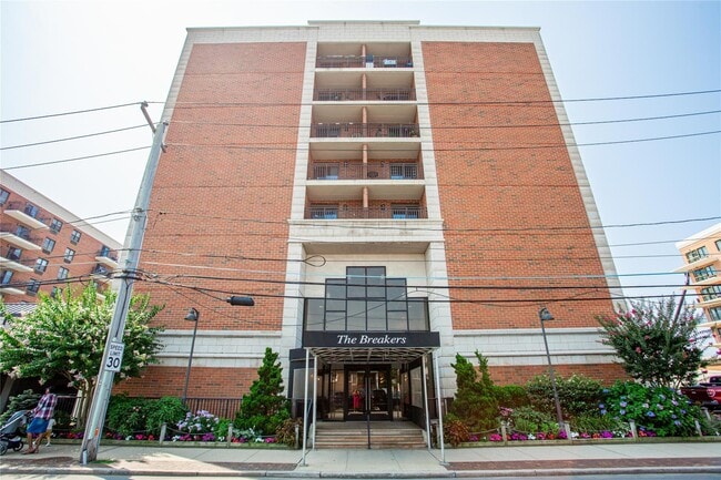 Building Photo - 230 W Broadway