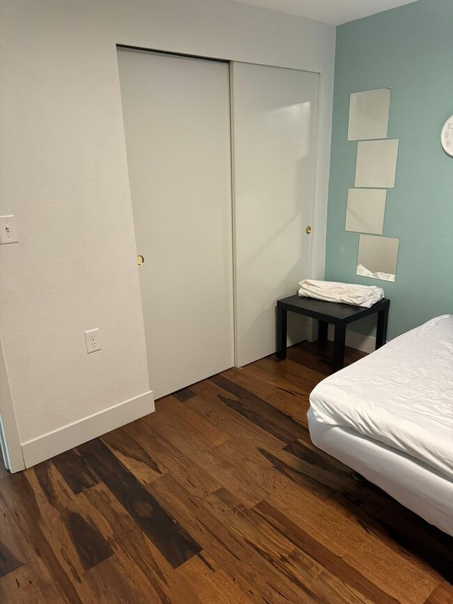Building Photo - The Urban Sanctuary an adorable SHORT OR L...