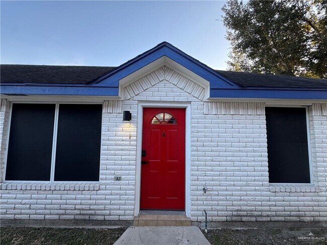 Primary Photo - 28 S Dahlia St