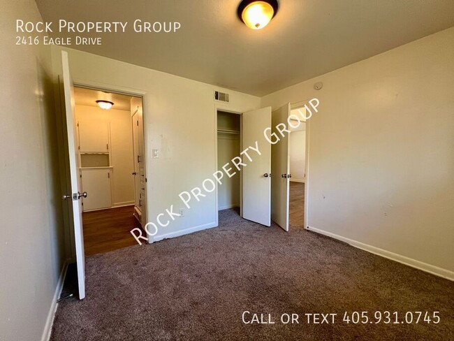 Building Photo - 2416 Eagle Dr