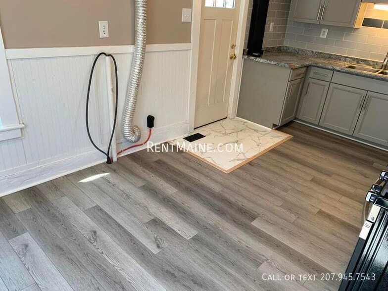 Building Photo - 74 Fruit St