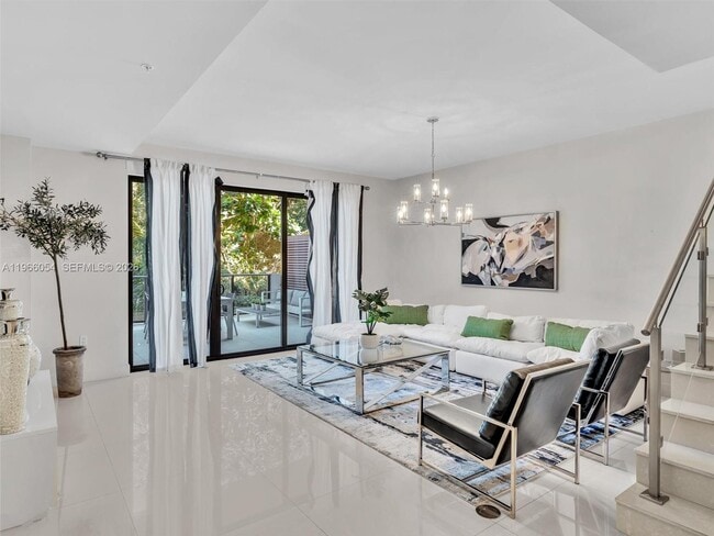 Building Photo - 3040 N Ocean Blvd