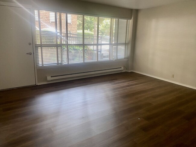 Interior Photo - 700 E Mercer