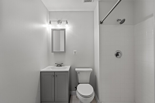 Building Photo - 1308 Clifton St NW