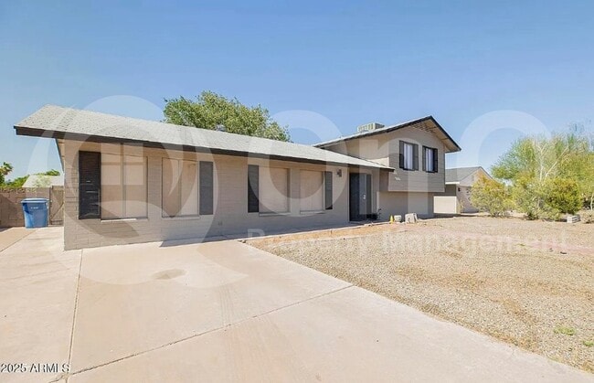 Primary Photo - 1646 E Hermosa Dr