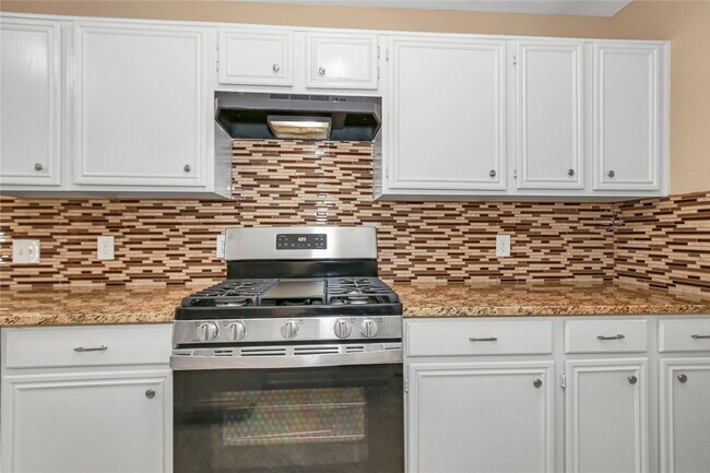 Building Photo - 8235 Alabaster Dr