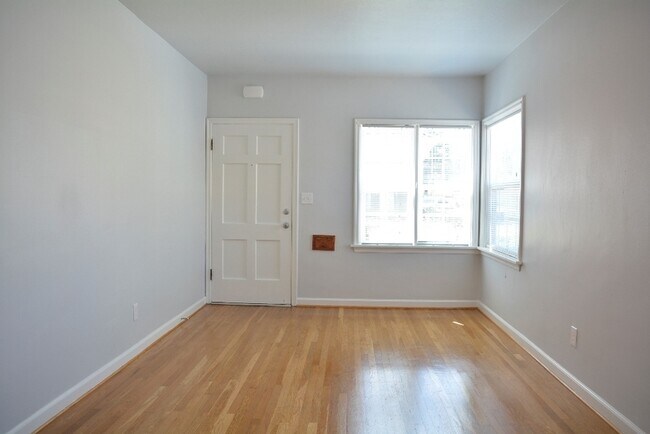 Building Photo - 5034 SE 75th Ave