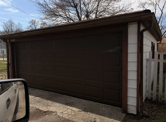 Building Photo - 17053 Lorenz Ave