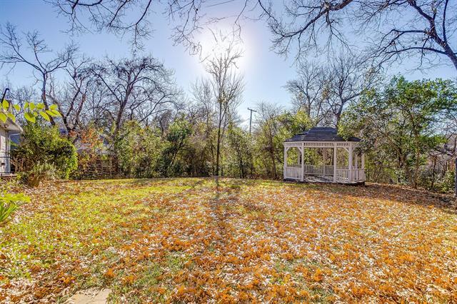 Building Photo - 2400 Winton Terrace W