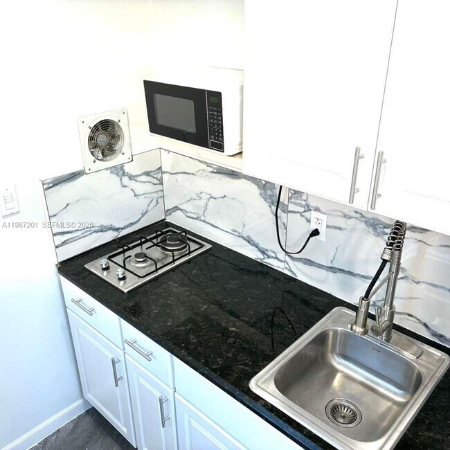 Building Photo - 6720 Charleston St