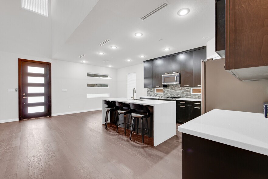 Building Photo - 6732 N 4th St