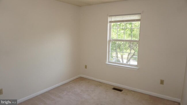 Building Photo - 841 Waterford Dr