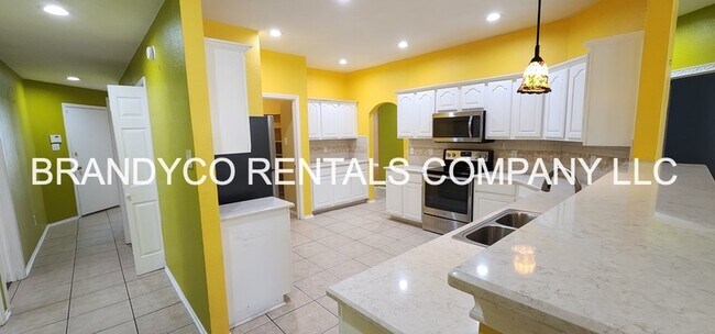 Building Photo - 4509 Twin Oaks Cir