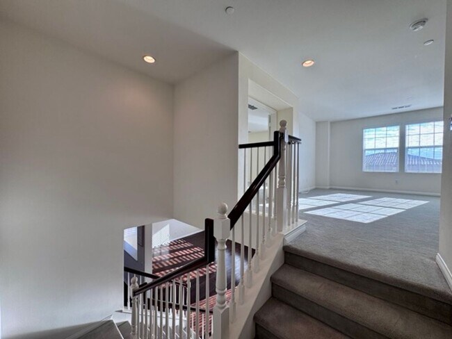 Building Photo - Welcome to this stunning 5 bedroom home fo...