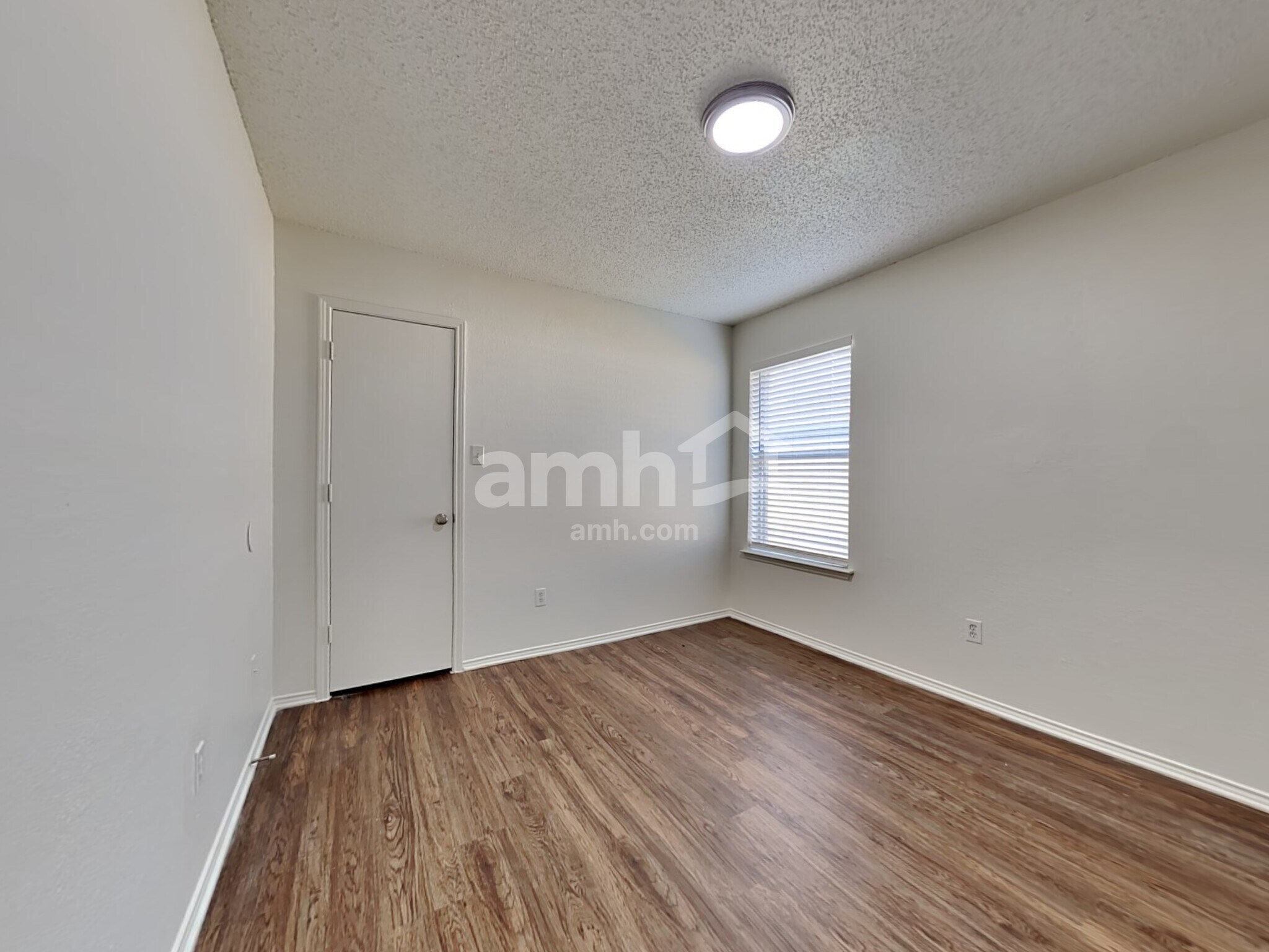 Building Photo - 1104 Brook Canyon Dr
