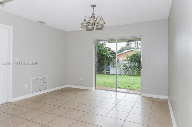 Building Photo - 9749 Sandalfoot Blvd